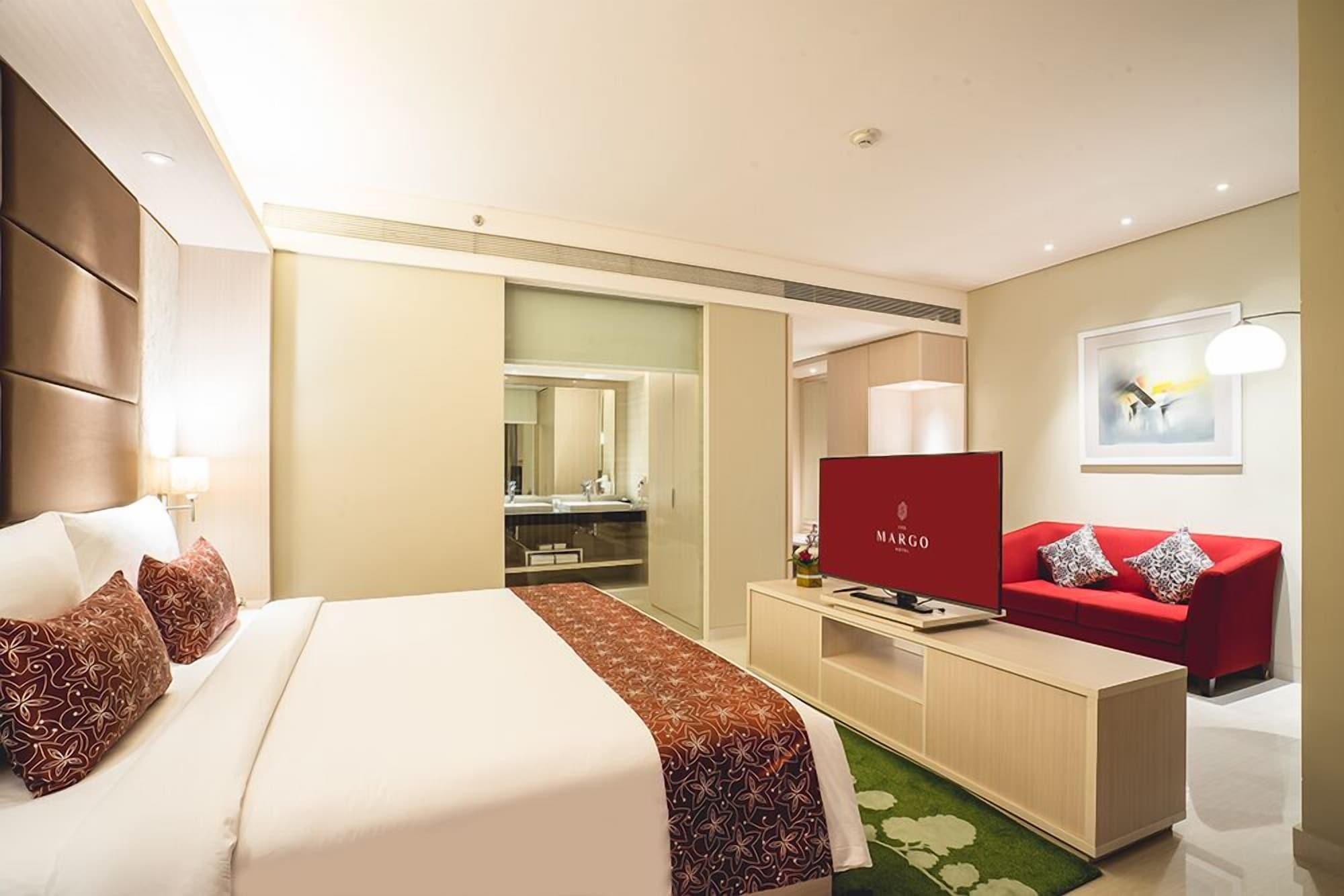 The Margo Hotel Depok Exterior foto