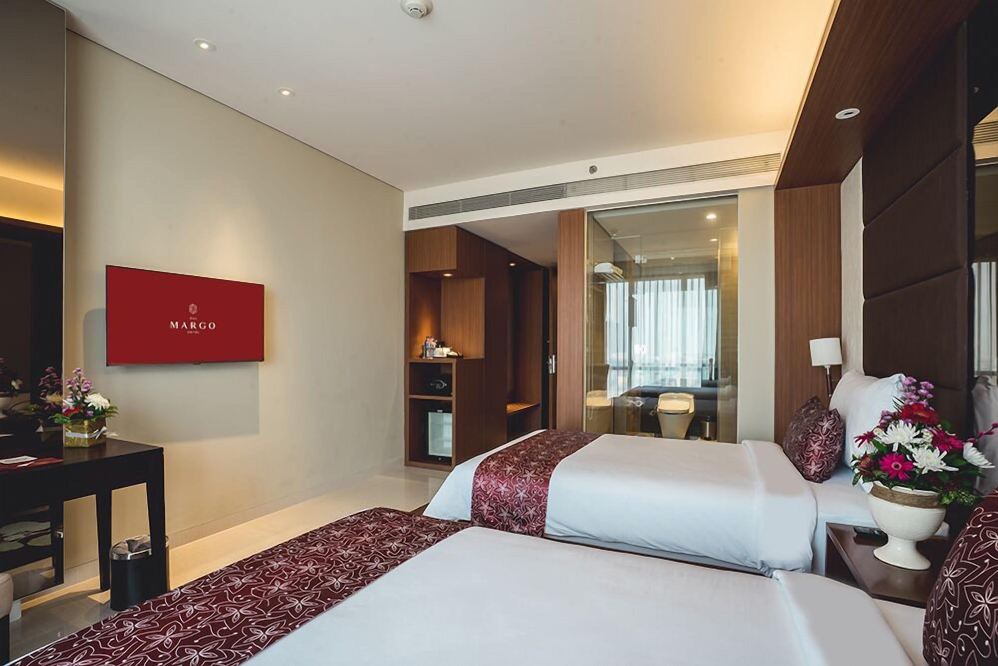 The Margo Hotel Depok Exterior foto