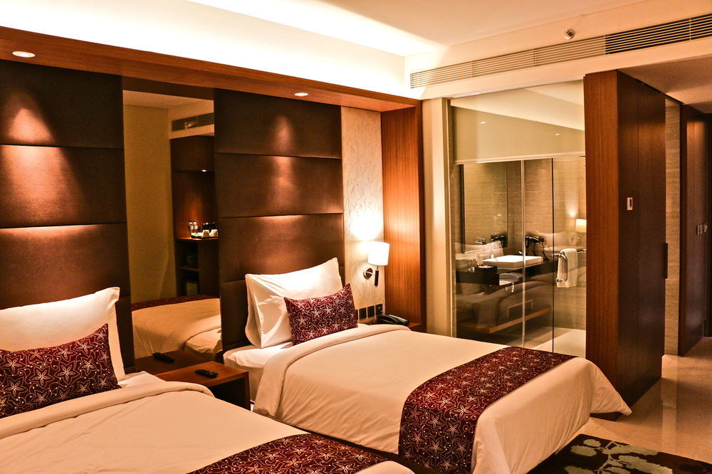 The Margo Hotel Depok Exterior foto